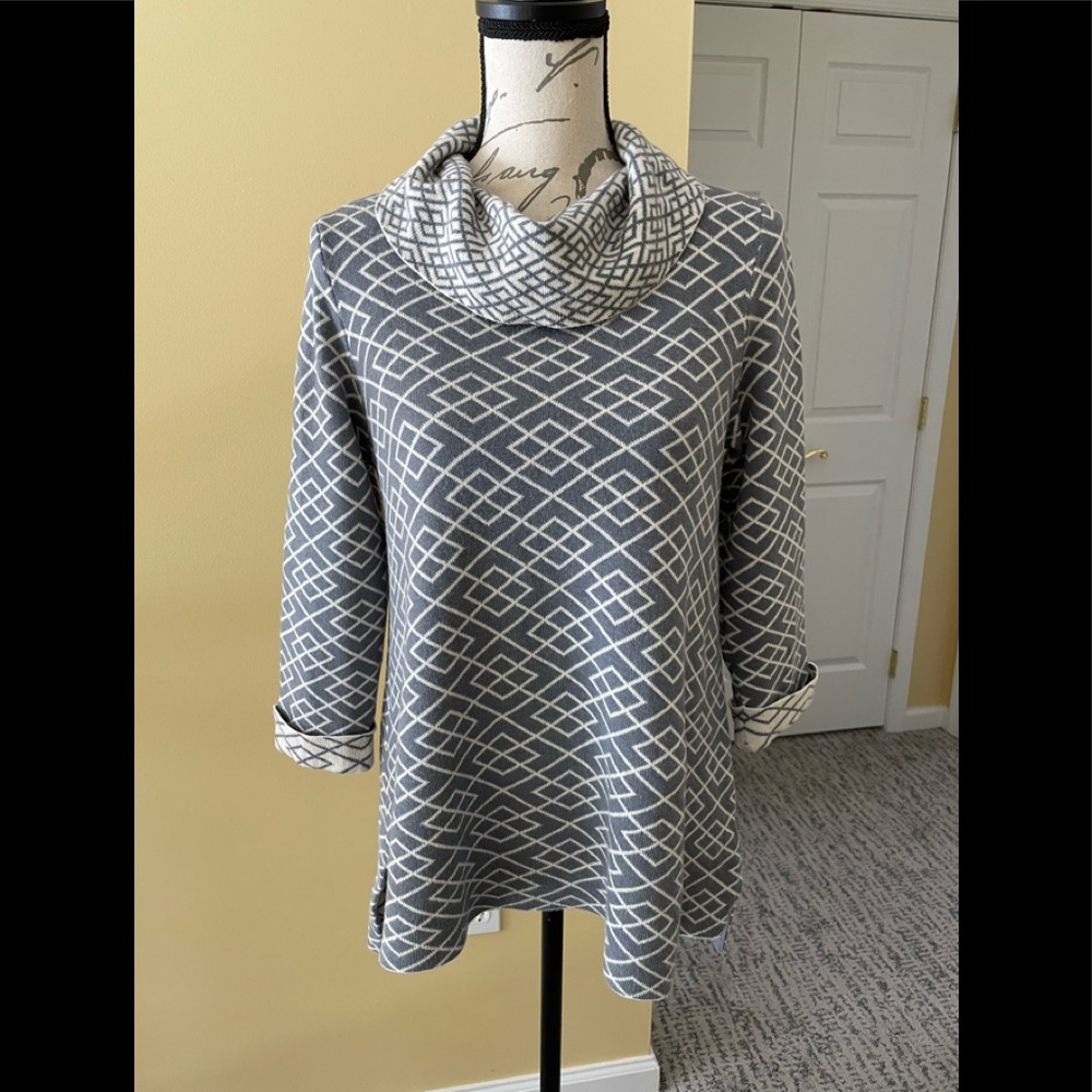 Anthropologie cowl neck sweater geometric pattern gray and white